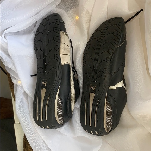 Black Puma shoes - Picture 3 of 3